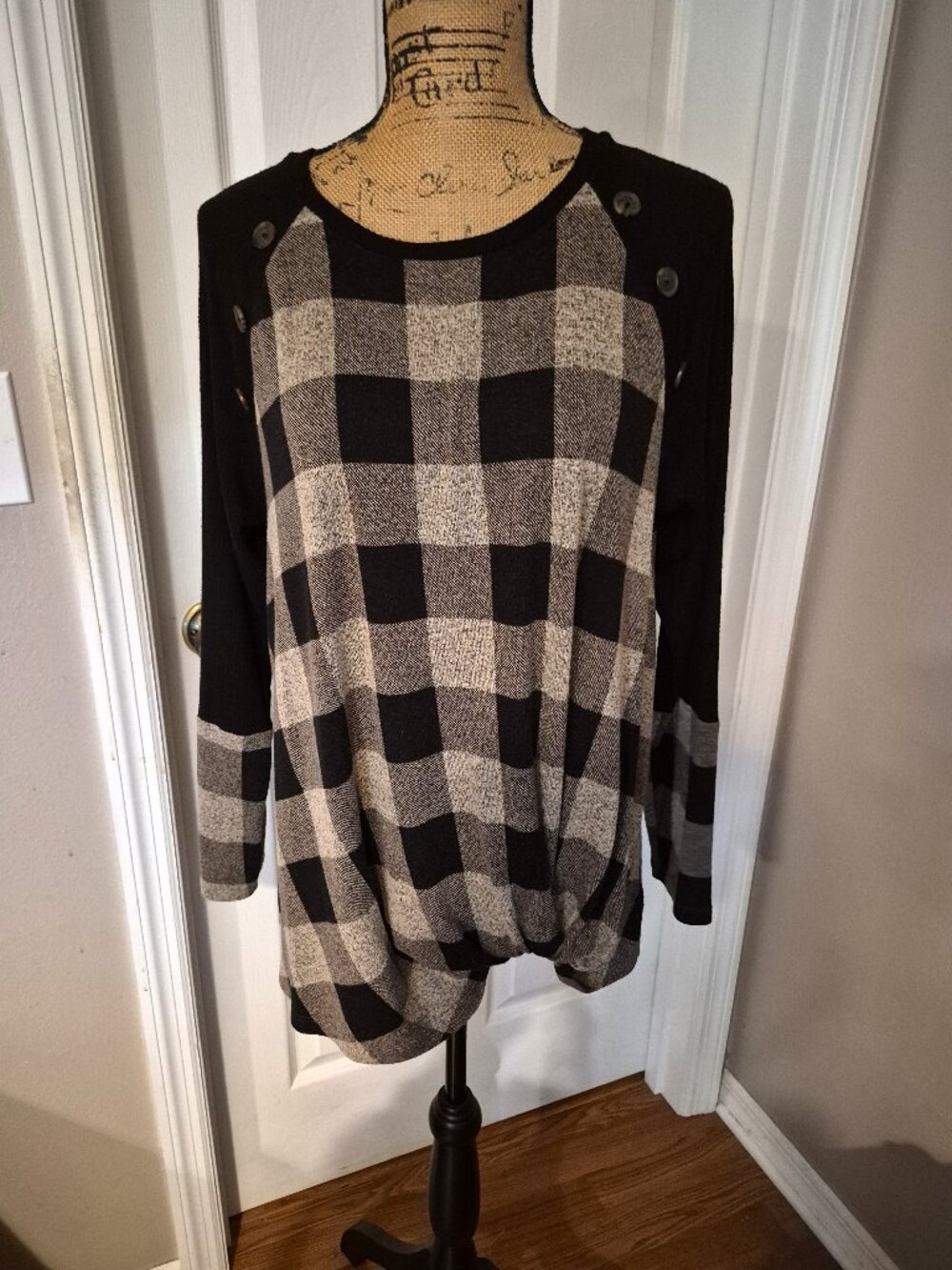Maurices Black, Beige and Gray Knotted Hem Top